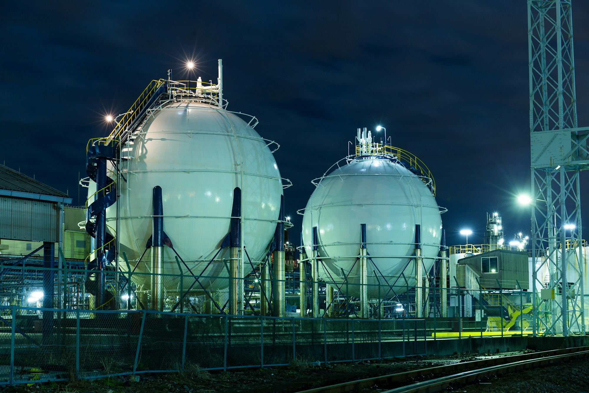 Gas storage tanks